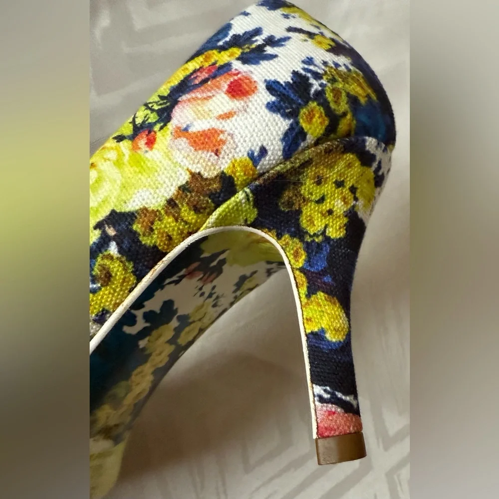 MSGM Designer Size European 36 Floral Print Women's Heels Shoes Italy Colorful